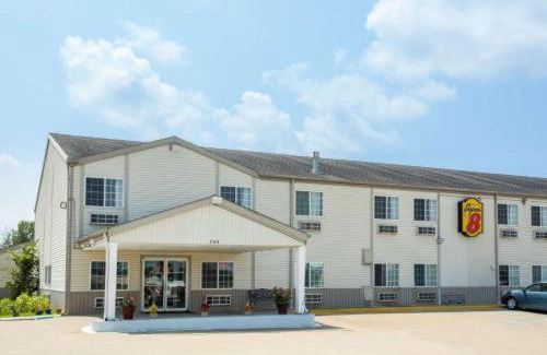 Sweet Springs Hotel | Budget-Friendly Stay at Super 8 by Wyndham Sweet Springs