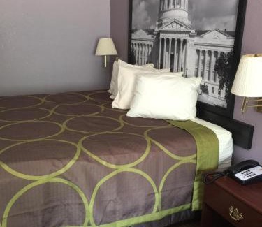 Sweet Springs Hotel | Budget-Friendly Stay at Super 8 by Wyndham Sweet Springs