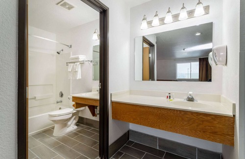 The Dalles Hotel | Comfortable Stay at Super 8 by Wyndham The Dalles, OR