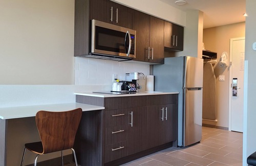 Thompson Hotel | Outstanding Super 8 by Wyndham Thompson: Family-Friendly Stays