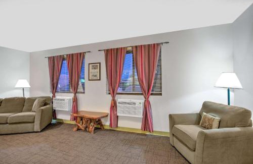 North Lake George Hotel | Budget-Friendly Stay at Super 8 by Wyndham Ticonderoga