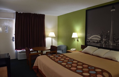 Tifton Hotel | Budget-Friendly Stay at Super 8 by Wyndham Tifton