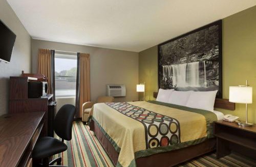 Tuscola Hotel | Convenient Stay at Super 8 by Wyndham Tuscola