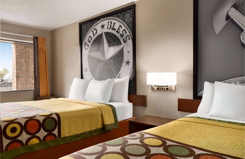 Universal City Hotel | Convenient Stay at Super 8 by Wyndham Universal City