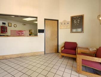 Buena Hotel | Pet-Friendly Super 8 by Wyndham in Union Gap Area