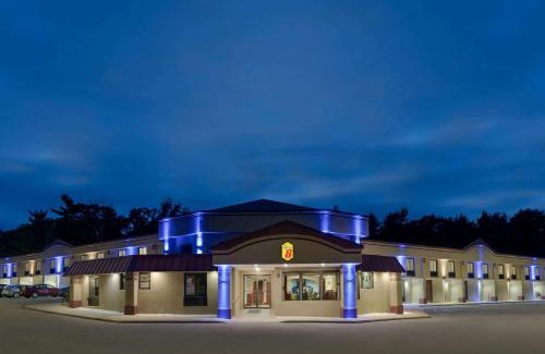 West Greenwich Hotel | Convenient Stay at Super 8 by Wyndham West Greenwich