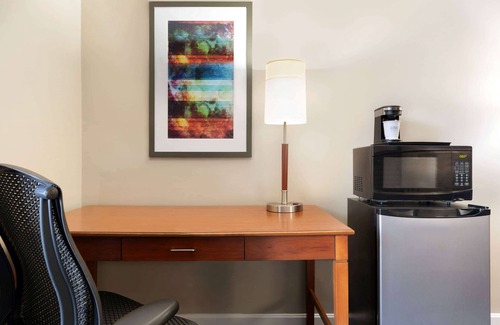West Greenwich Hotel | Budget-Friendly Retreat at Super 8 by Wyndham Providence