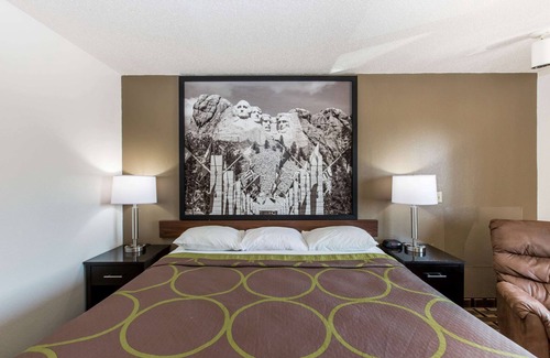Wayne Hotel | Convenient Super 8 by Wyndham Wayne with Free Breakfast