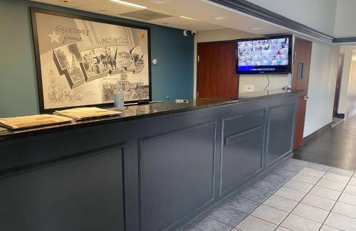 Weatherford Hotel | Pet-Friendly Getaway at Super 8 by Wyndham Weatherford