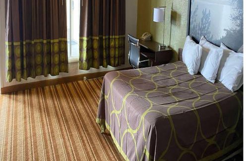 Wells Hotel | Pet-Friendly Stay at Super 8 by Wyndham Wells