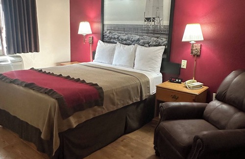 West Branch Hotel | Inviting Stay at Super 8 by Wyndham West Branch