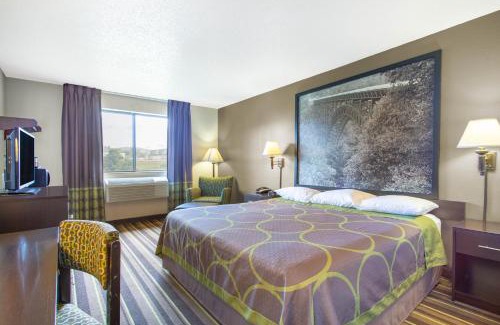 Weston Hotel | Pet-Friendly Super 8 by Wyndham in Weston, WV Awaits You