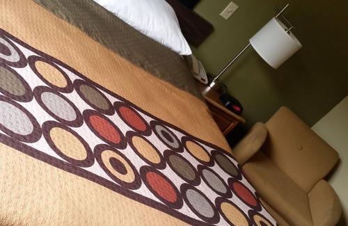 Wheeling Hotel | Comfortable Stay at Super 8 by Wyndham in Wheeling Area