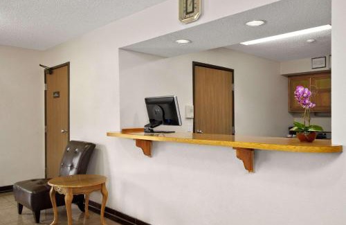 Williams Lake Hotel | Budget-Friendly Stay at Super 8 by Wyndham Williams Lake