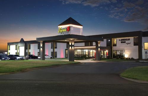 Wichita Hotel | Discover Super 8 by Wyndham Wichita South for Family Fun