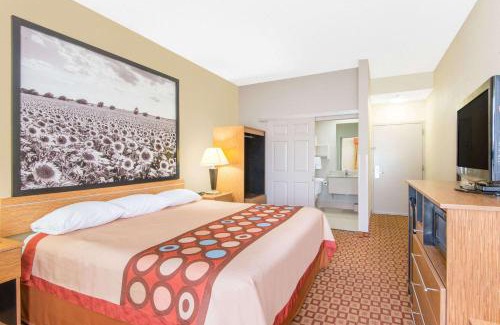Wichita Hotel | Discover Super 8 by Wyndham Wichita South for Family Fun