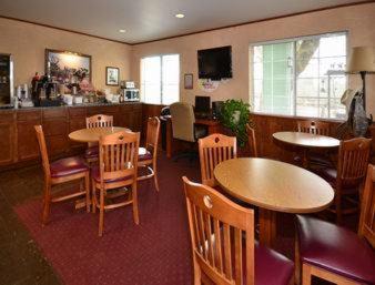 Wickenburg Hotel | Pet-Friendly Retreat at Super 8 by Wyndham Wickenburg AZ