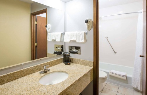 Williams Hotel | Budget-Friendly Comfort at Super 8 by Wyndham Williams