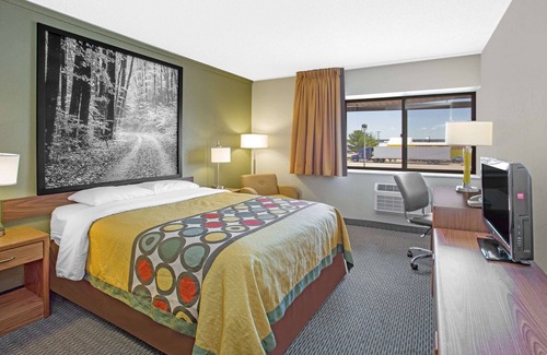 Windsor Hotel | Budget-Friendly Stay at Super 8 by Wyndham Windsor
