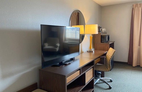 Winfield Hotel | Family-Friendly Retreat at Super 8 by Wyndham Winfield