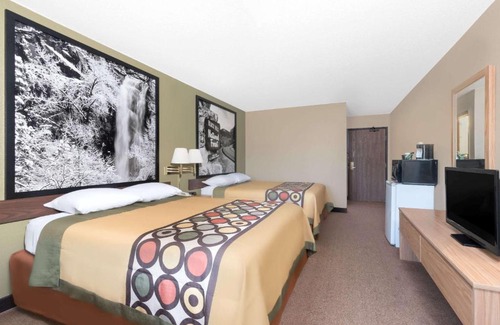 Winner Hotel | Convenient Super 8 by Wyndham Winner SD: Pet and Child Friendly
