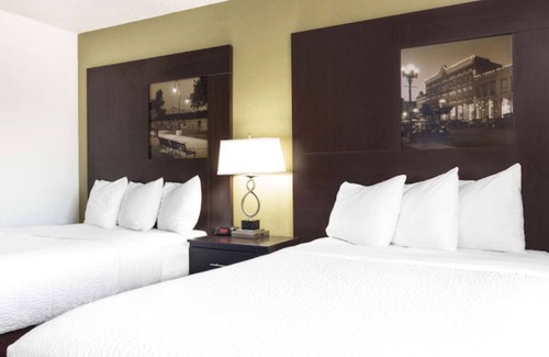 Winona Hotel | Budget-Friendly Stay at Super 8 by Wyndham Winona MN