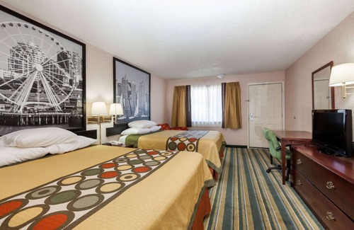 Yreka Hotel | Enjoy Family-Friendly Comfort at Super 8 by Wyndham Yreka