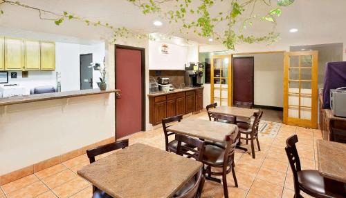 Yucca Valley Hotel | Budget-Friendly Stay at Super 8 by Wyndham Yucca Valley