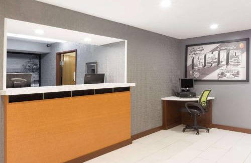 Zanesville Hotel | Pet-Friendly Comfort at Super 8 by Wyndham Zanesville