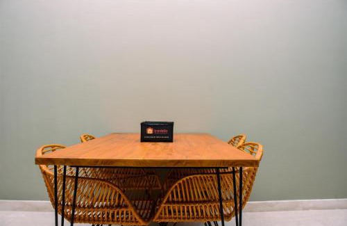 Bendungan Hilir Apartment | Stylish 2BR Apartment at Sudirman Suites with Pool