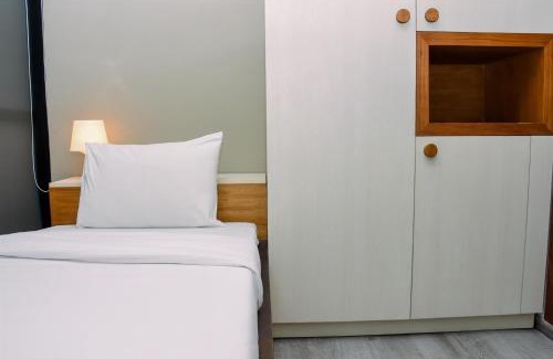 Bendungan Hilir Apartment | Stylish 2BR Apartment at Sudirman Suites with Pool
