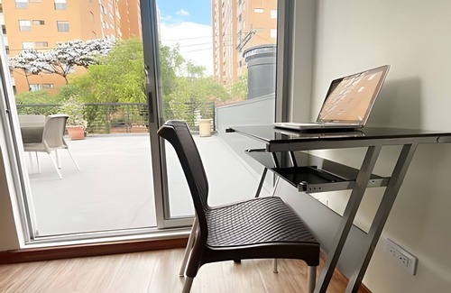 Santa Ana House | Cozy Apartment with Free Wi-Fi, Parking, and Pet-Friendly Stay