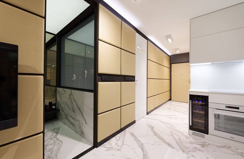 Poznan City Center Apartment | Modern Apartment with Hot Tub and Family-Friendly Amenities