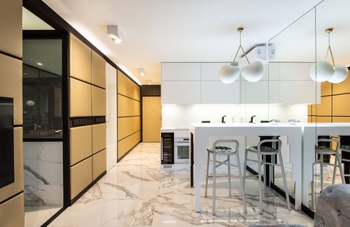 Poznan City Center Apartment | Modern Apartment with Hot Tub and Family-Friendly Amenities