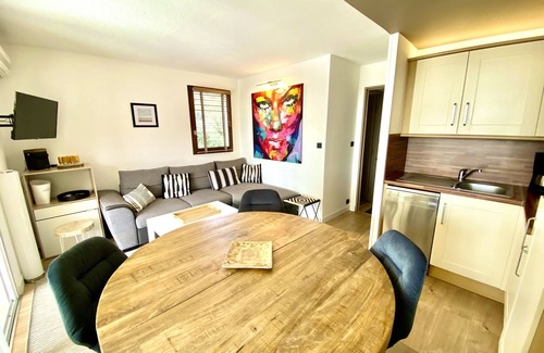 La Nartelle Apartment | Cozy Apartment with Large Terrace Near the Sea - 8.6/10