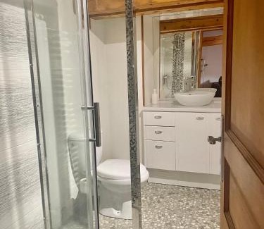 Saint-Claude Apartment | Cozy Fully Equipped Apartment with Family and Pet Amenities