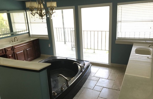 Slidell Condo | Elegant Bayou Penthouse: 3BR Getaway Near New Orleans