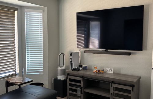 Avondale House | Convenient Stay Near Cardinal Stadium for Super Bowl Weekend