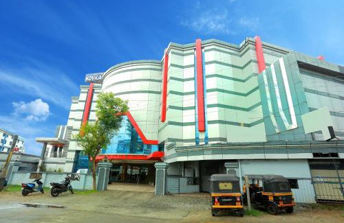 Thrissur Hotel | Discover Kovilakam Residency: Family-Friendly with Breakfast