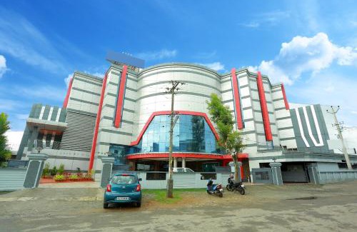 Thrissur Hotel | Discover Kovilakam Residency: Family-Friendly with Breakfast