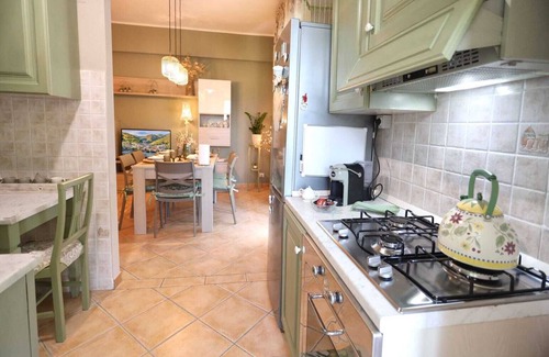 Pugliola Apartment | Cozy Casetta with Private Parking and Spa Amenities