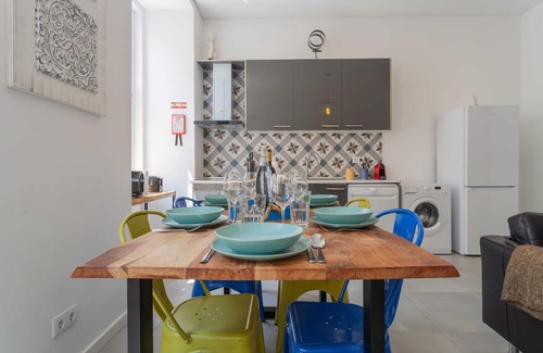 Chiado Apartment | Distinctive Central Hotel with Air Conditioning & Lift Access