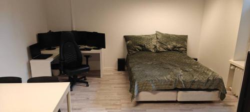 Turku Apartment | Super Central Work & Game Hub