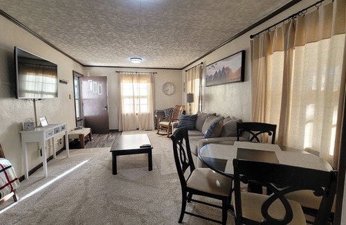 Riverton House | Bright and Comfy 2BD Home in Riverton - Guest Rated 10/10