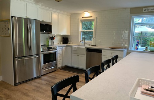 Narragansett House | Immaculate 4-Bedroom House with Ocean View in Narragansett