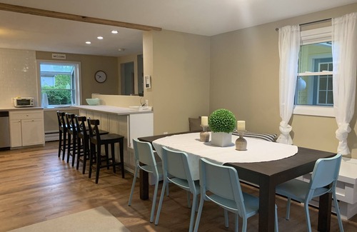 Narragansett House | Immaculate 4-Bedroom House with Ocean View in Narragansett