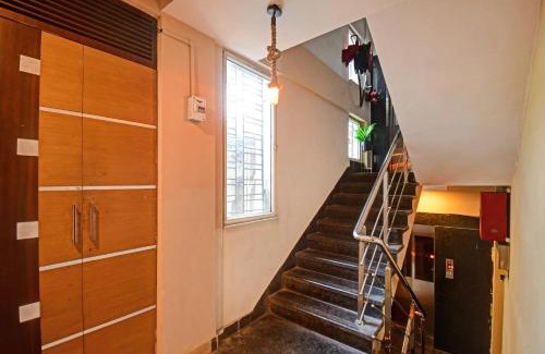 Tollygunge Hotel | Budget-Friendly Avenue Regency Steps from Kalighat Temple