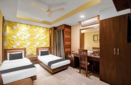 Tollygunge Hotel | Budget-Friendly Avenue Regency Steps from Kalighat Temple