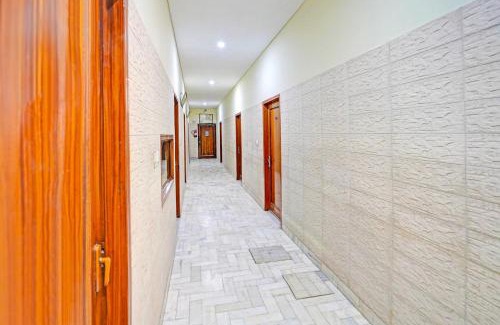 Mathura Hotel | Budget-Friendly Stay at Super Capital O Gaurav Boarding House