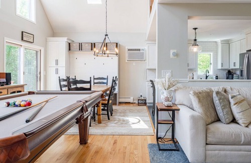 Saugerties South Apartment | Inviting Saugerties Home Near HITS with Ocean View & Pool